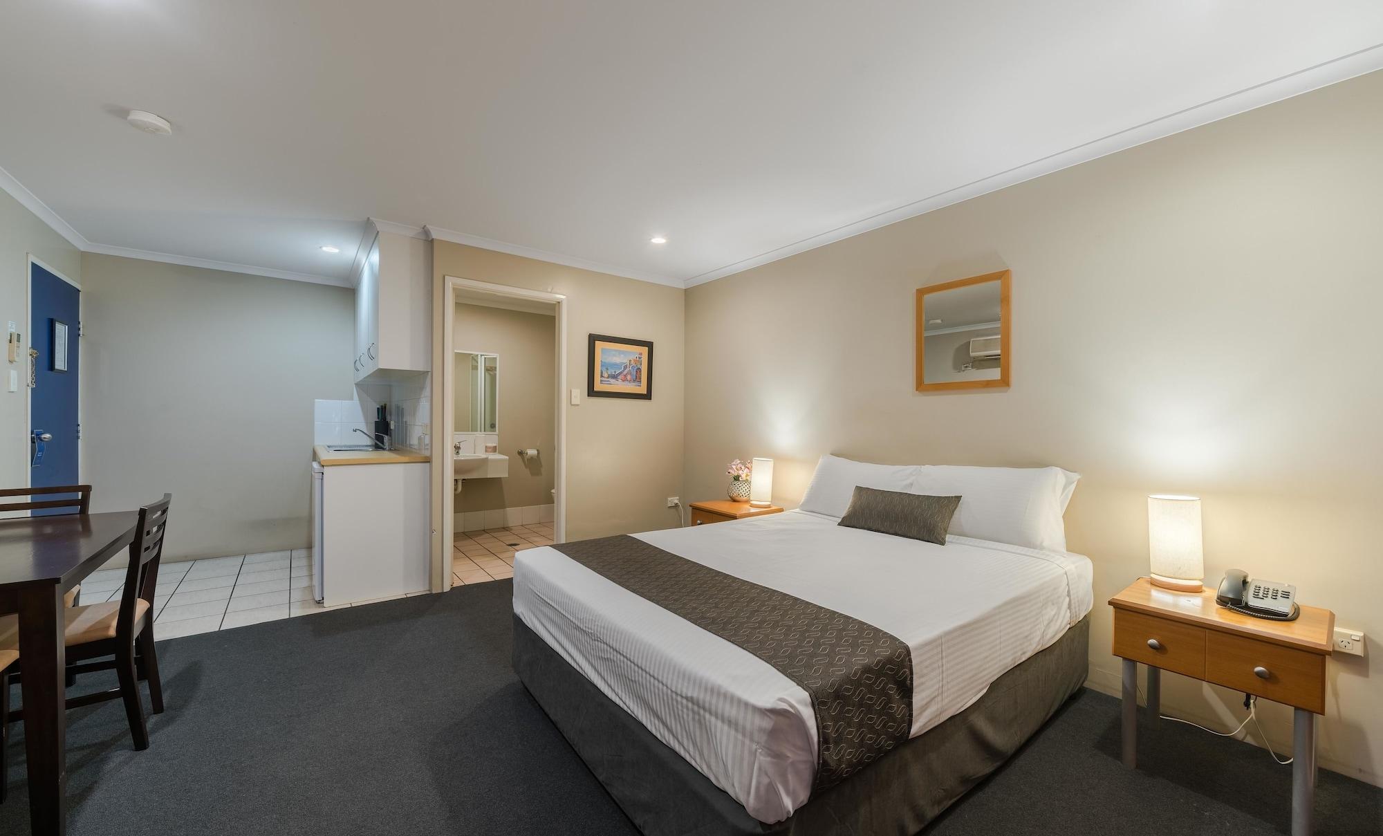 Cosmopolitan Motel & Serviced Apartments Rockhampton Exterior photo