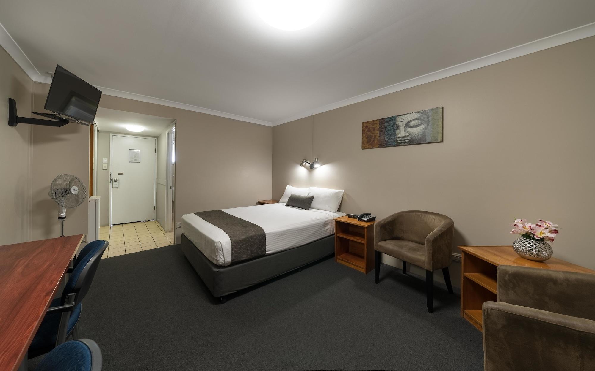 Cosmopolitan Motel & Serviced Apartments Rockhampton Exterior photo