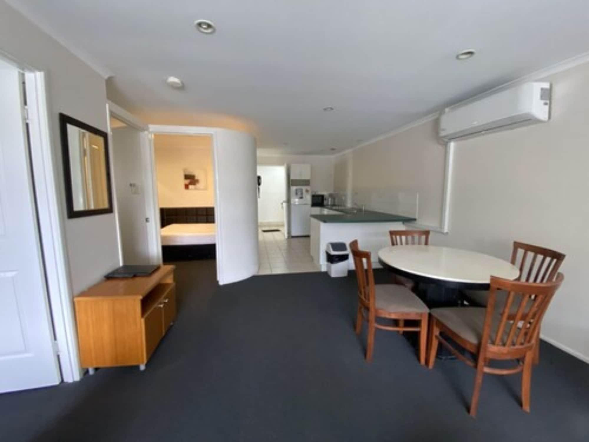 Cosmopolitan Motel & Serviced Apartments Rockhampton Exterior photo