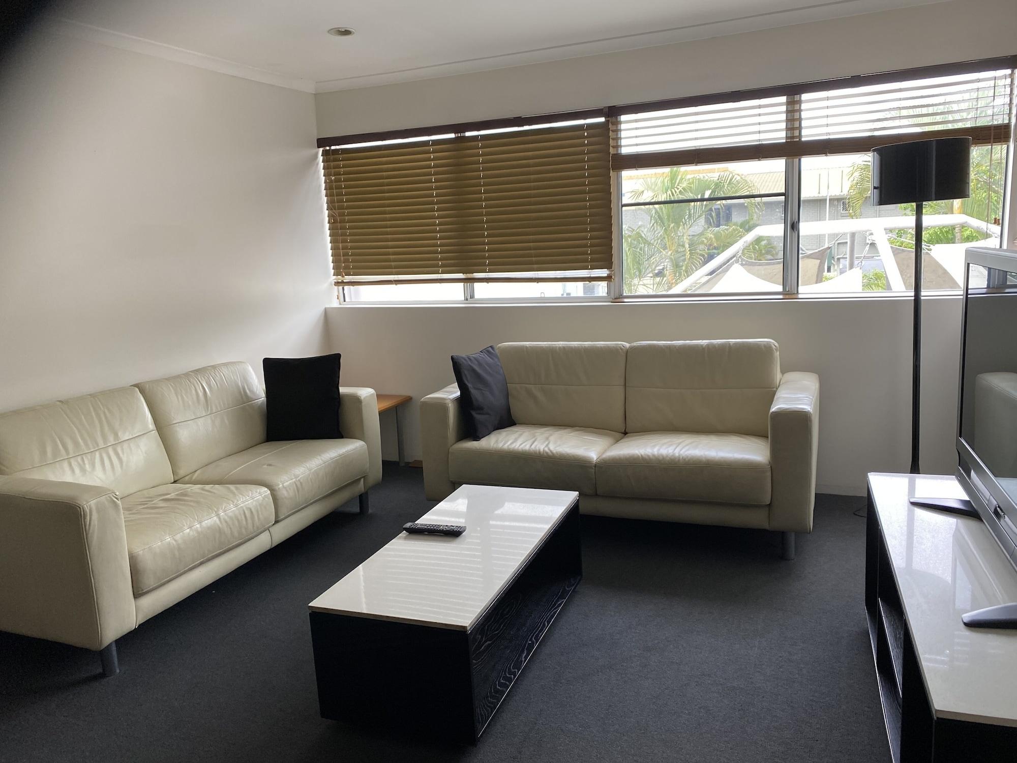 Cosmopolitan Motel & Serviced Apartments Rockhampton Exterior photo