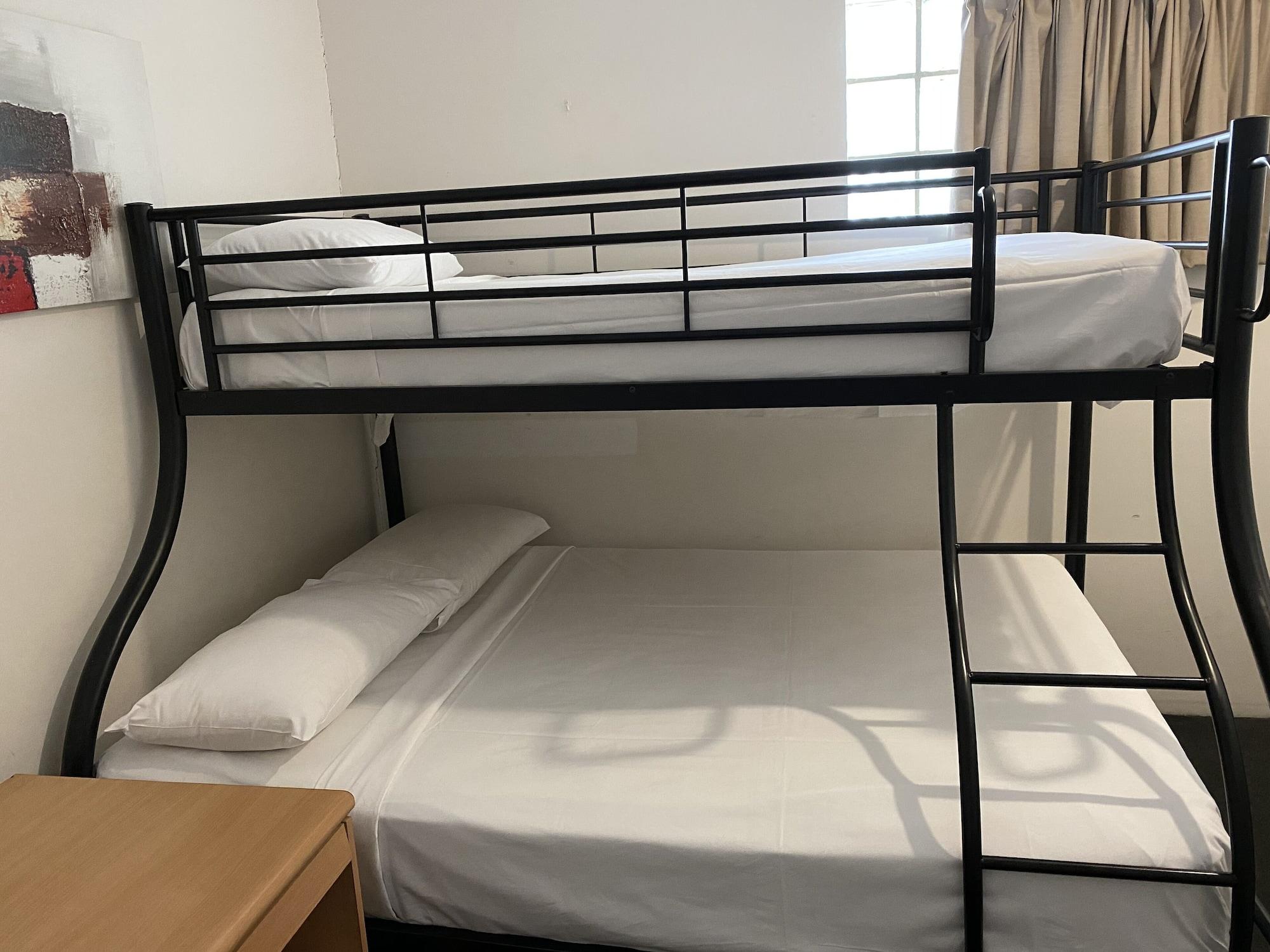 Cosmopolitan Motel & Serviced Apartments Rockhampton Exterior photo