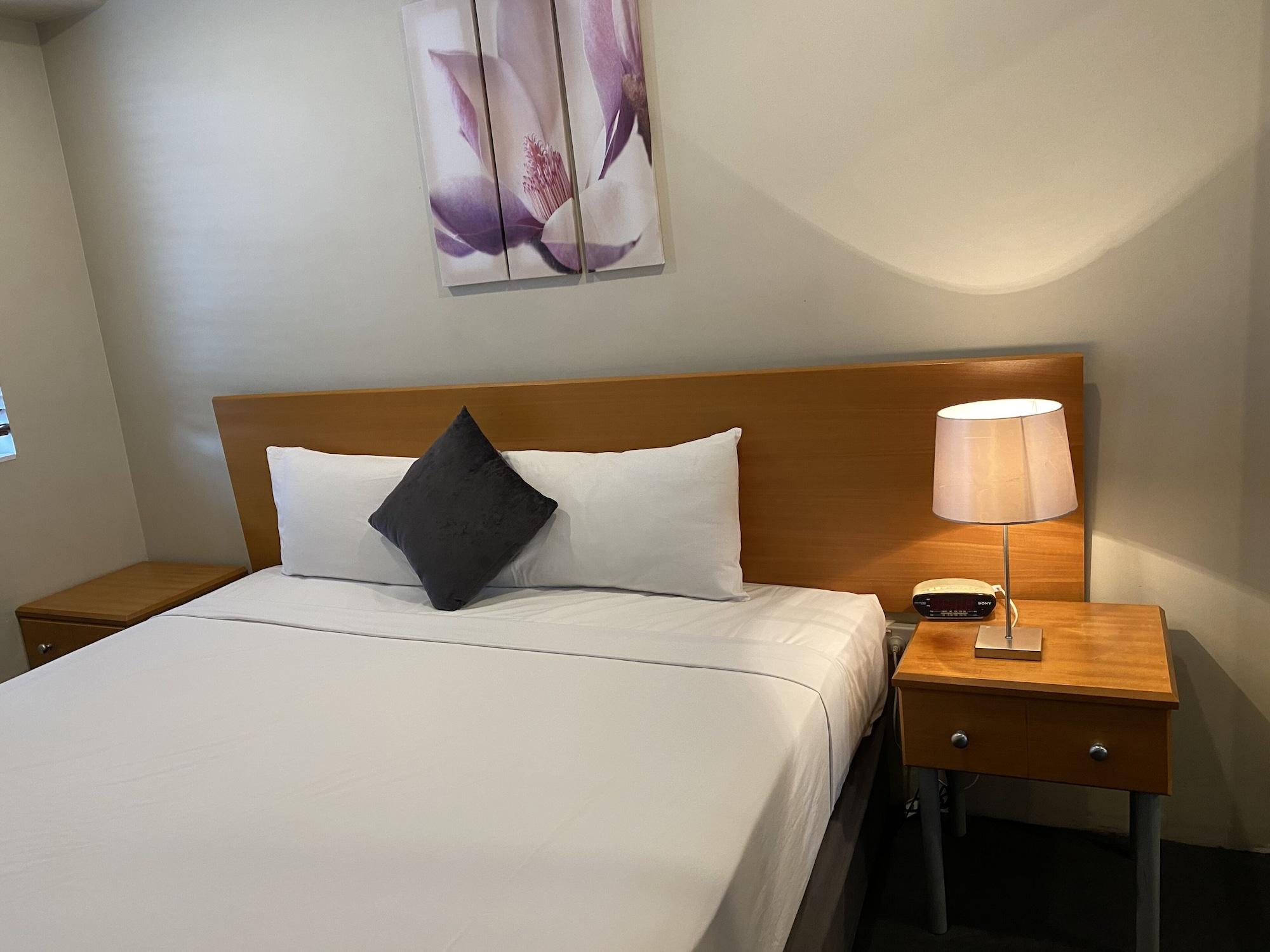 Cosmopolitan Motel & Serviced Apartments Rockhampton Exterior photo