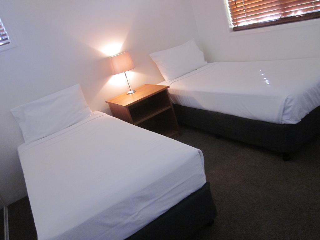 Cosmopolitan Motel & Serviced Apartments Rockhampton Exterior photo