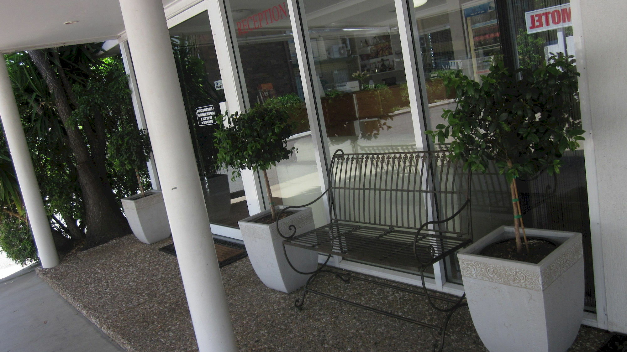 Cosmopolitan Motel & Serviced Apartments Rockhampton Exterior photo