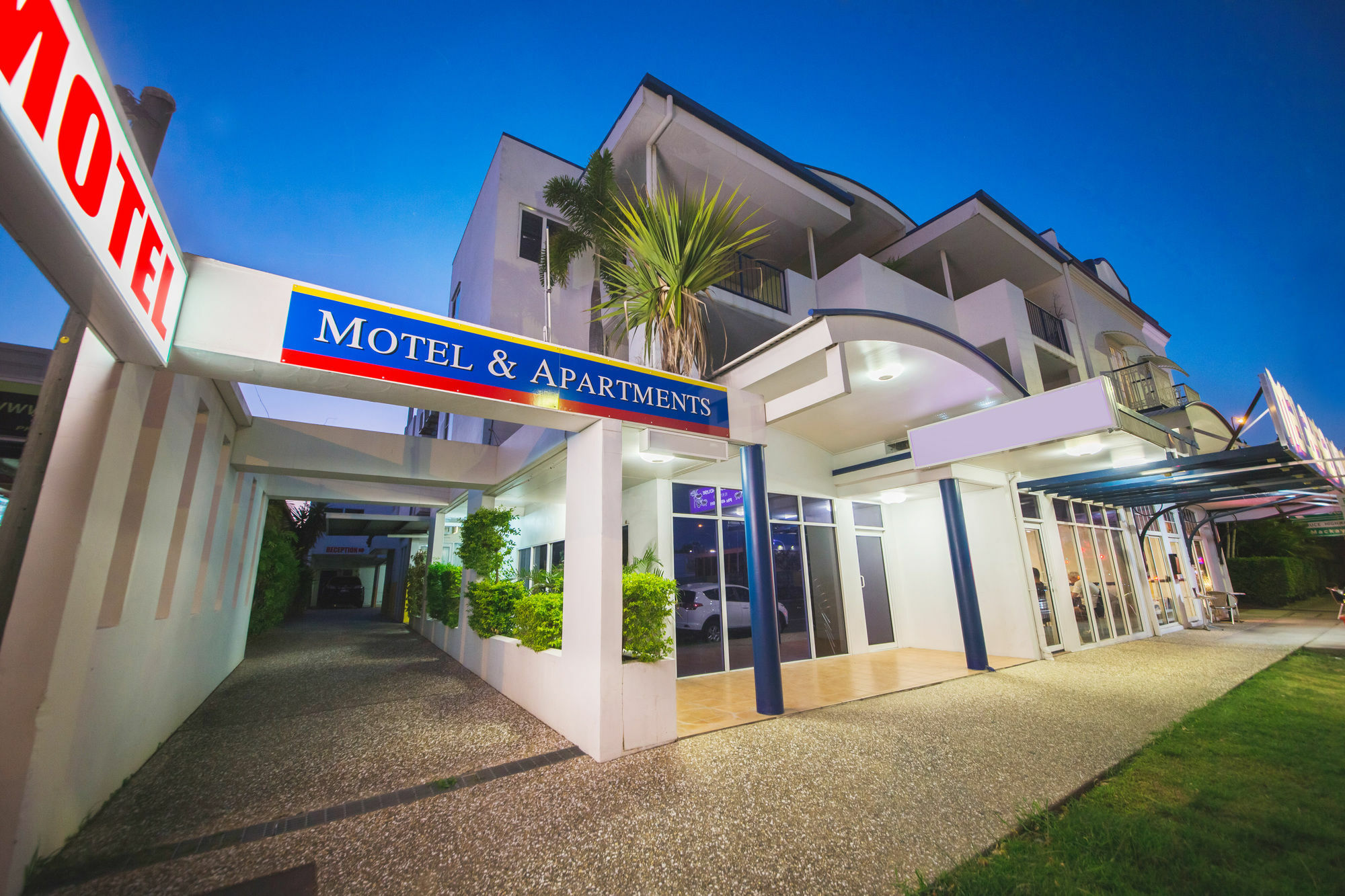 Cosmopolitan Motel & Serviced Apartments Rockhampton Exterior photo