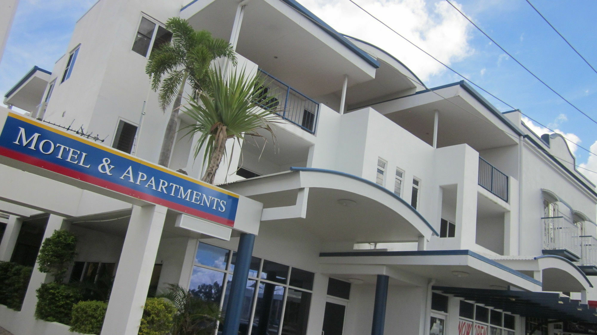 Cosmopolitan Motel & Serviced Apartments Rockhampton Exterior photo